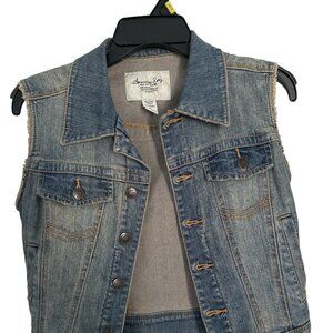 American Rag Denim Distressed Sleeveless Fringe Vest Size Small - EUC R rsingfl